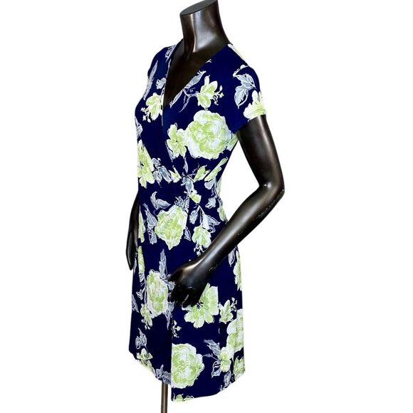 Shelby & Palmer Knee Length Dress Womens Size Medium Short Sleeve V Neckline - Picture 2 of 6